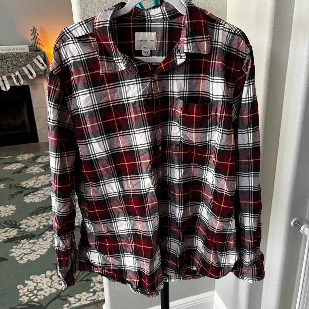 American Eagle Outfitters 100% cotton Red and White Plaid Shirt